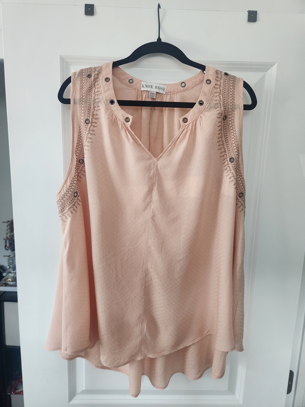 Knox Rose Blush Peach Embellished Sleeveless V-Neck Camisole